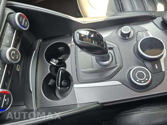 2018 Alfa Romeo Giulia Ti Sport – miniatura 8