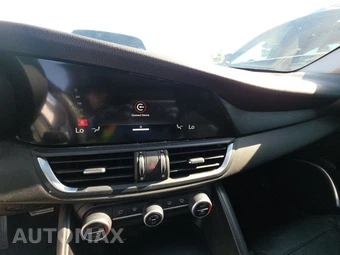 2018 Alfa Romeo Giulia - miniatura 11