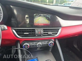 2018 Alfa Romeo Giulia – miniatura 10