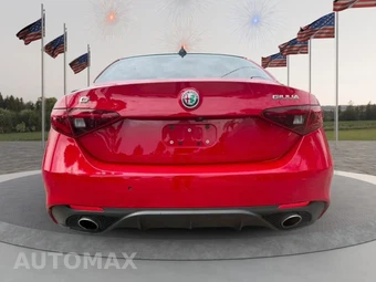 2018 Alfa Romeo Giulia – miniatura 4