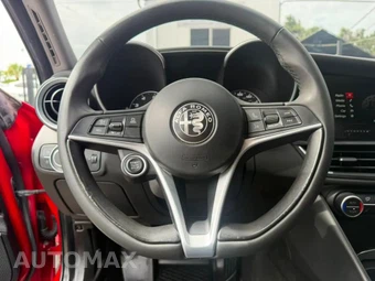 2018 Alfa Romeo Giulia – miniatura 6