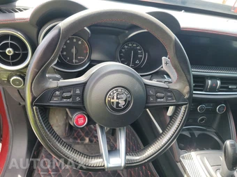 2018 Alfa Romeo Stelvio Quadrifoglio - miniatura 10