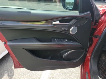 2018 Alfa Romeo Stelvio Quadrifoglio - miniatura 9