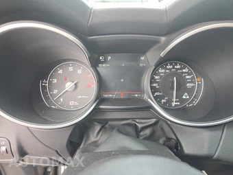2018 Alfa Romeo Stelvio Quadrifoglio - miniatura 12