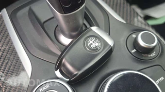 2018 Alfa Romeo Stelvio Quadrifoglio - miniatura 21