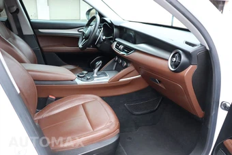 2018 Alfa Romeo Stelvio Sport – miniatura 18