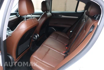 2018 Alfa Romeo Stelvio Sport – miniatura 23