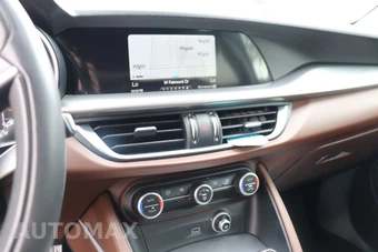 2018 Alfa Romeo Stelvio Sport – miniatura 26