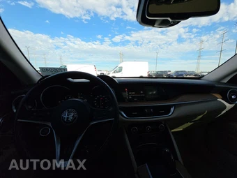 2018 Alfa Romeo Stelvio Ti Lusso – miniatura 11