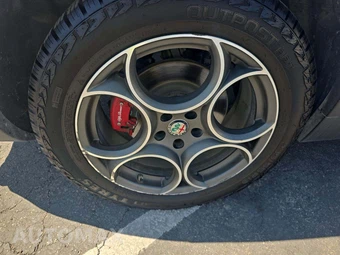 2018 Alfa Romeo Stelvio Ti Sport – miniatura 24