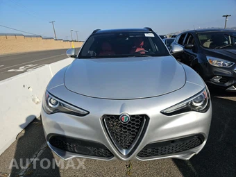 2018 Alfa Romeo Stelvio Ti Sport - miniatura 2