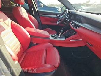 2018 Alfa Romeo Stelvio Ti Sport - miniatura 8