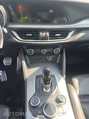 2018 Alfa Romeo Stelvio Ti Sport – miniatura 11