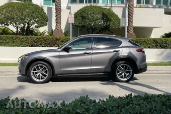 2018 Alfa Romeo Stelvio Ti Sport - miniatura 2