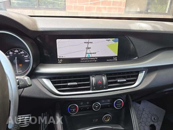 2018 Alfa Romeo Stelvio Ti Sport – miniatura 10