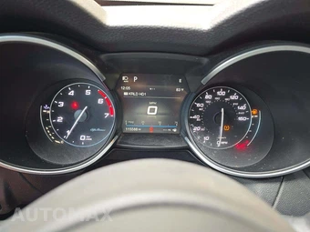 2018 Alfa Romeo Stelvio Ti Sport – miniatura 9