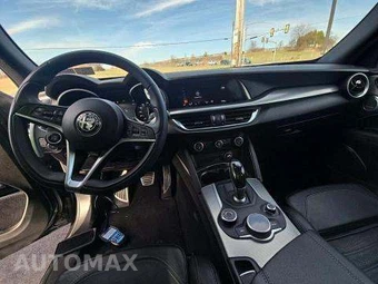 2018 Alfa Romeo Stelvio Ti Sport – miniatura 10