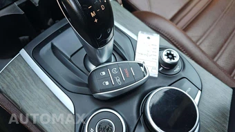 2018 Alfa Romeo Stelvio Ti Sport – miniatura 18