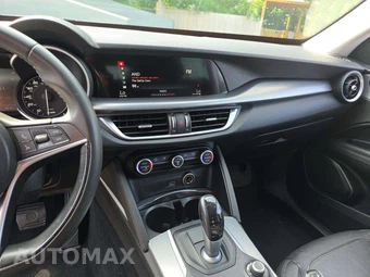 2018 Alfa Romeo Stelvio - miniatura 7