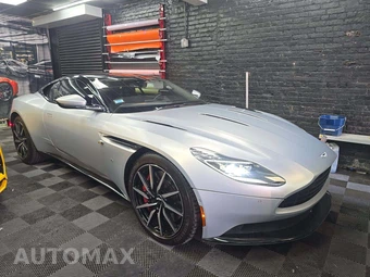 2018 Aston Martin DB11 V12 Coupe - miniatura 4