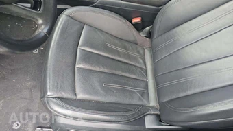 2018 Audi A4 Sedan Premium w/Technology Value Pkg – miniatura 25