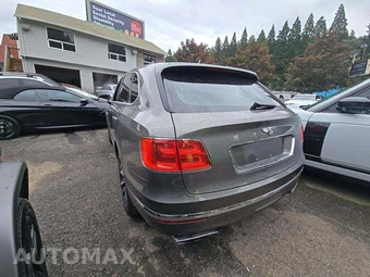 2018 Bentley Bentayga Onyx - miniatura 2
