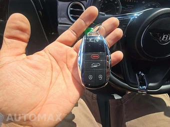 2018 Bentley Bentayga W12 - miniatura 5