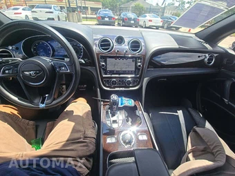 2018 Bentley Bentayga W12 - miniatura 7