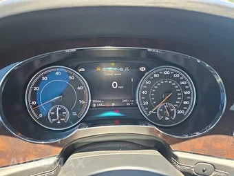 2018 Bentley Bentayga W12 - miniatura 15