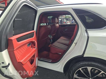 2018 Bentley Bentayga W12 - miniatura 13