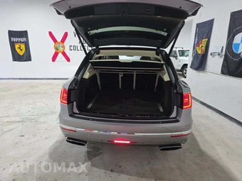 2018 Bentley Bentayga W12 - miniatura 14