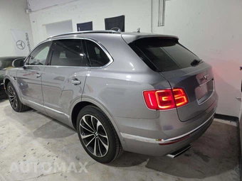 2018 Bentley Bentayga W12 - miniatura 2