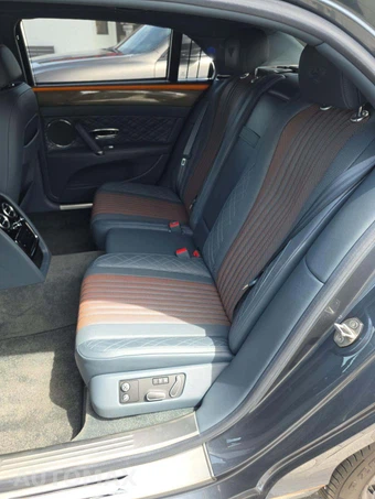 2018 Bentley Flying Spur V8 - miniatura 13