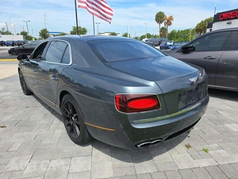 2018 Bentley Flying Spur V8 - miniatura 2
