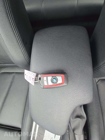 2018 BMW 3 Series Gran Turismo 330i xDrive Hatchback - miniatura 8