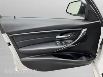 2018 BMW 3 Series Sedan 320i xDrive - miniatura 20