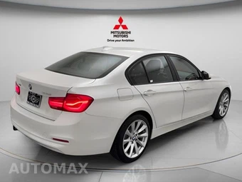 2018 BMW 3 Series Sedan 320i xDrive - miniatura 4
