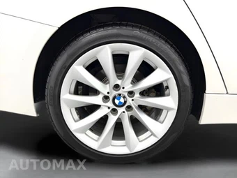 2018 BMW 3 Series Sedan 320i xDrive - miniatura 40