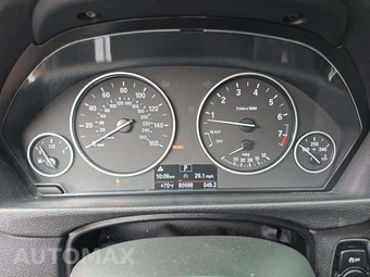2018 BMW 3 Series Sedan 320i xDrive - miniatura 9