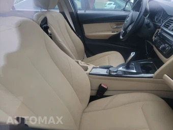 2018 BMW 3 Series Sedan 320i xDrive - miniatura 7