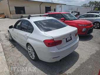 2018 BMW 3 Series Sedan 320i xDrive - miniatura 2