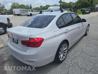 2018 BMW 3 Series Sedan 320i xDrive - miniatura 3