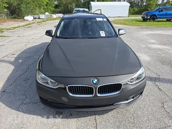 2018 BMW 3 Series Sedan 320i xDrive - miniatura 2