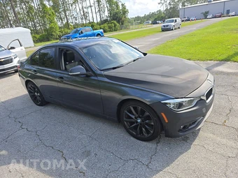 2018 BMW 3 Series Sedan 320i xDrive - miniatura 3