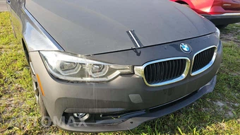 2018 BMW 3 Series Sedan 320i xDrive - miniatura 30