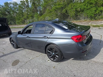 2018 BMW 3 Series Sedan 320i xDrive - miniatura 6