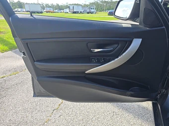 2018 BMW 3 Series Sedan 320i xDrive - miniatura 9