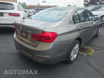 2018 BMW 3 Series Sedan 330i xDrive - miniatura 3