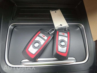 2018 BMW 3 Series Sedan 330i xDrive - miniatura 8