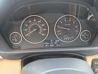 2018 BMW 3 Series Sedan 330i xDrive - miniatura 9